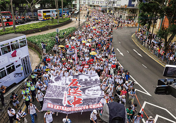 6月9日周日，有103萬香港人參與「反送中條例」大遊行，並要求林鄭月娥下臺。（余鋼／大紀元）