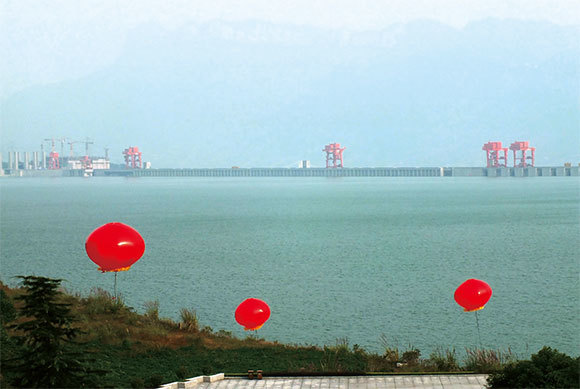 三峽大壩害怕一個風箏、一個氣球、一隻航模或者一艘船。（AFP）